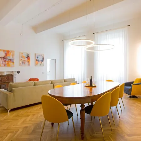 Casa San Martino, Stylish Flat With Stunning Views Of S Cathedral Appartamento